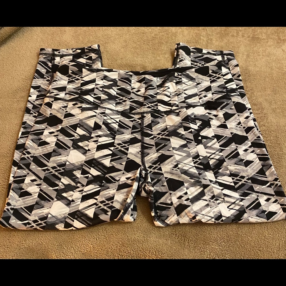 Knockout Leggings by Victoria’s Secret